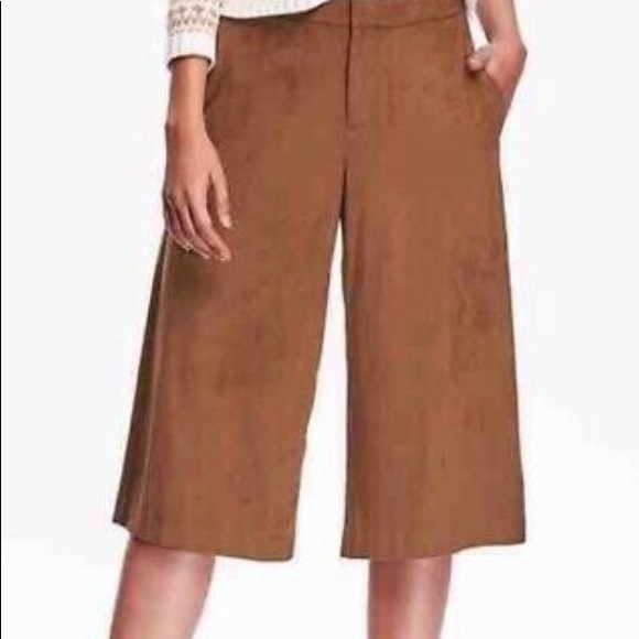 Old Navy Faux Suede Gaucho Pants - NWOT - Picture 3 of 6